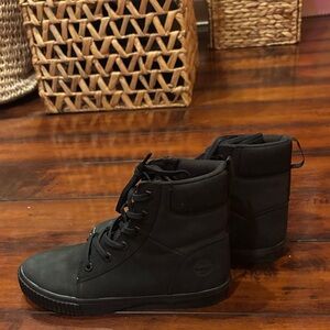Women’s Timberland Black Lace-Up Boots - size 9
